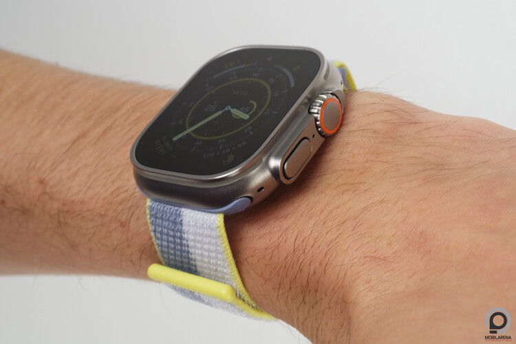 A korona jóval nagyobb, mint bármely más eddig Apple Watch órán.