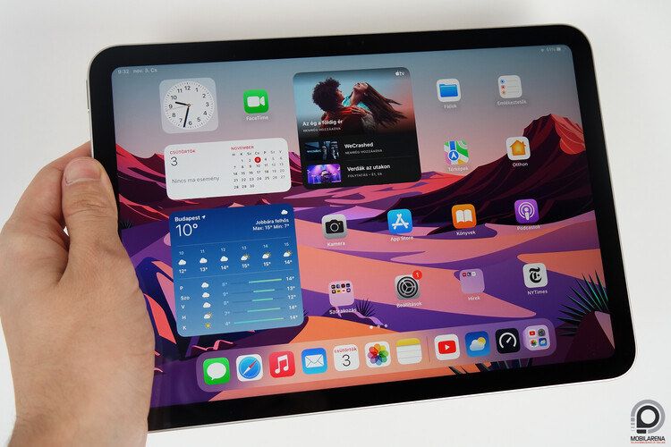 Elölről nézve csak a kamera elhelyezése különbözteti meg az Airt és az alap iPadet.