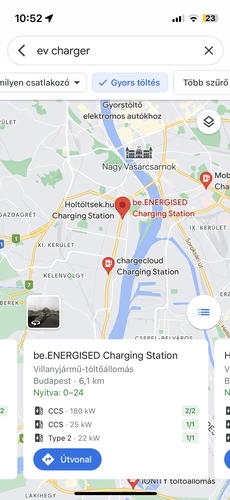 EV töltőként vagy EV chargerként rákeresve egyből listázza a Google, ha kell, el is navigál minket a legközelebbi szabad állomáshoz.