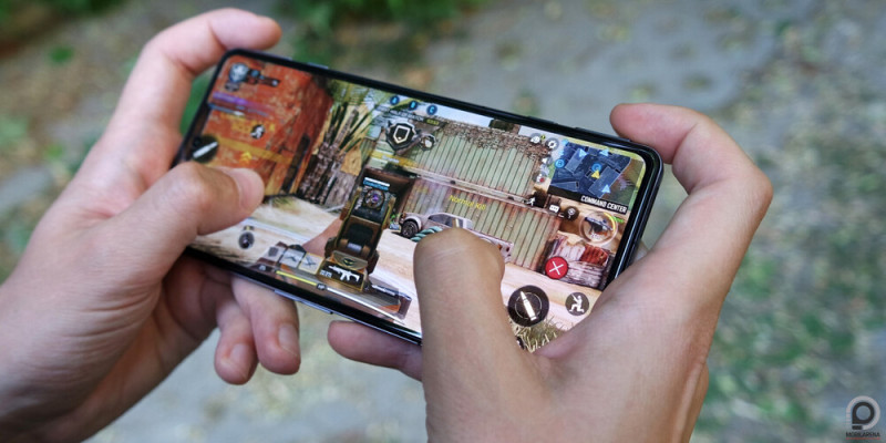 A Poco F4 GT ravaszbillentyűi nem csak játékokban használhatók, a szoftver képes különböző parancsokat hozzárendelni a gombokhoz.