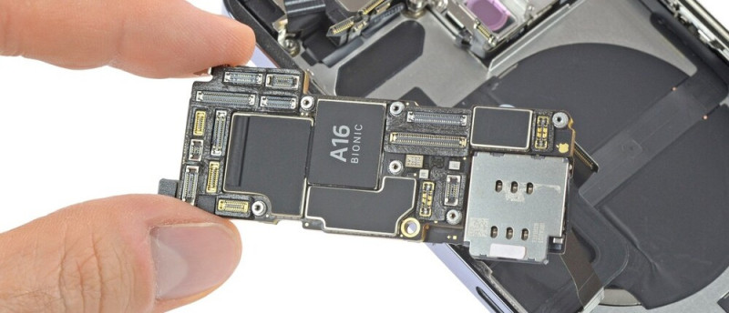 Az A17 Bionic már a továbbfejlesztett 3 nm-es N3e technológiával készülhet.