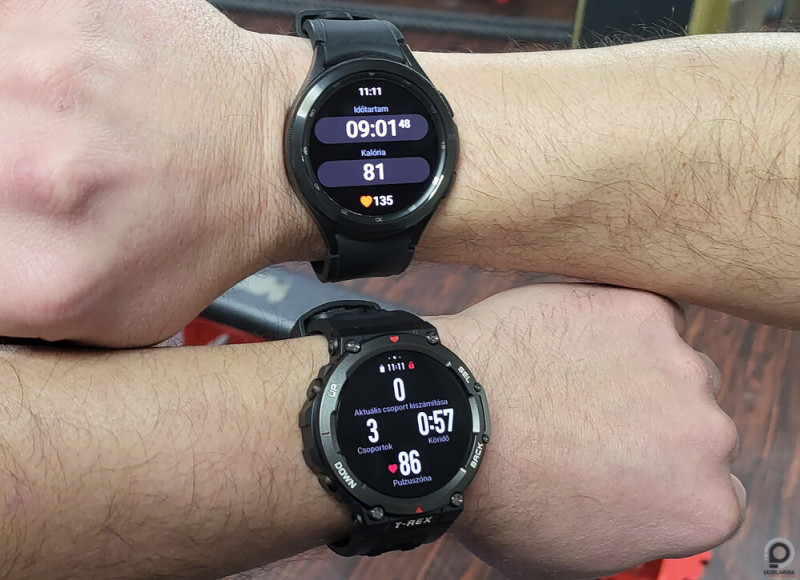 Felül a Samsung, alul az Amazfit