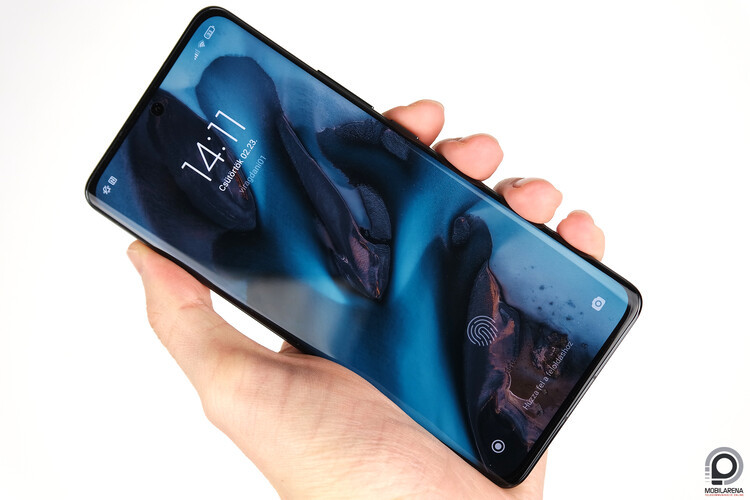 Xiaomi 13 Pro a kezemben.