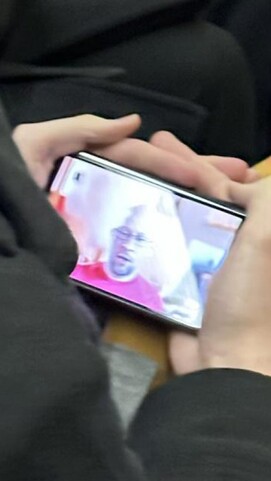 A fotókat készítő felhasználó szerint ez egy Pixel Fold a képen.