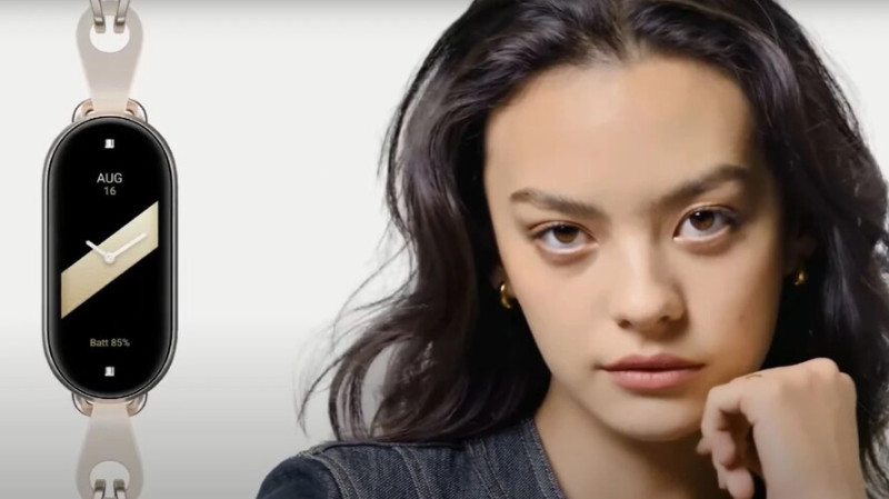 Fitnesz-kütyü mellett divatkiegészítőként pozícionálják a Smart Band 8-at