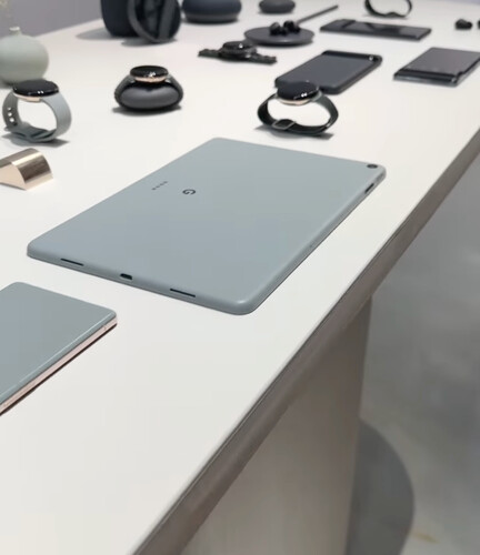 A fehér mellett kék és rózsaszín, valamint állítólag sárga színben is kapható lesz a Pixel Tablet