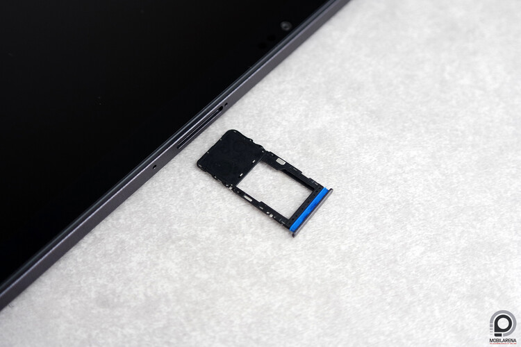 MicroSD-t igen, SIM-et nem fogad a tablet