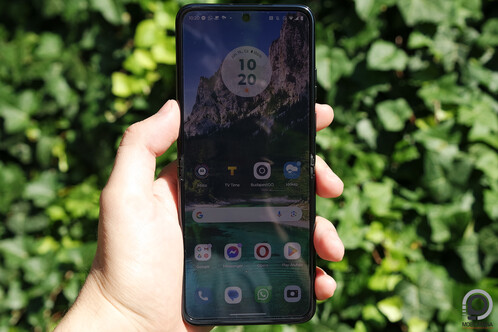 A Razr 40 Ultra kijelzői erős napfény alatt