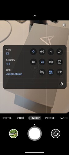 Így néz ki a gyári kameraszoftver