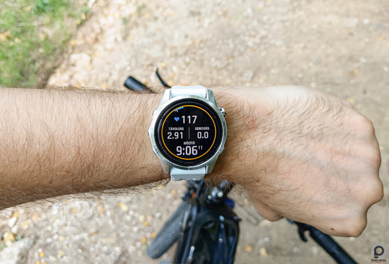 Az Epix Pro 42 mm jóval apróbb darab