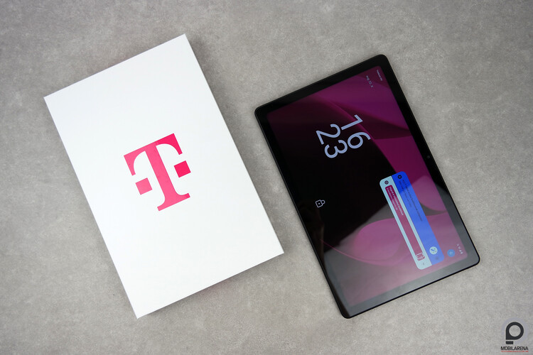 A T Tablet 5G és doboza