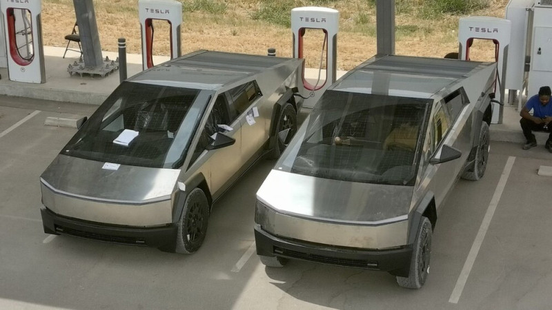 Küszöbön a Cybertruck amerikai startja