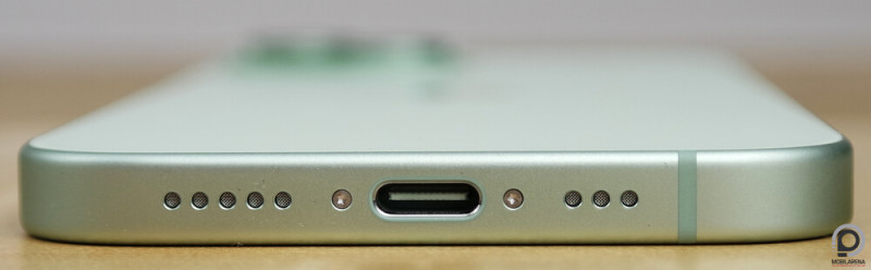 Alul ott virít az USB-C csatlakozó
