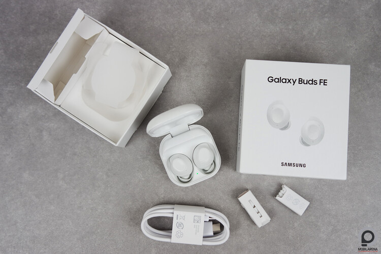 A Samsung Galaxy Buds FE doboza és annak tartalma