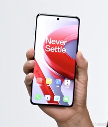 Egy OnePlus 12-es demókészülék