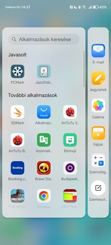Billentyűzet és oldalról előhívható, személyre szabható gyorsmenü
