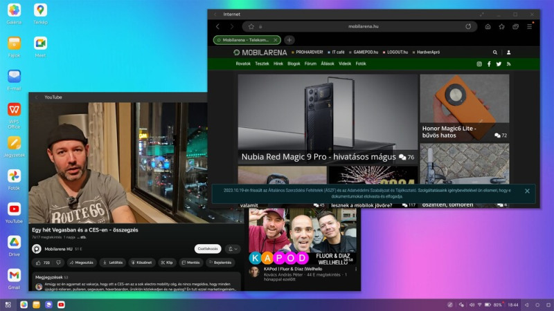 A Honor asztali nézete monitorra vetítve