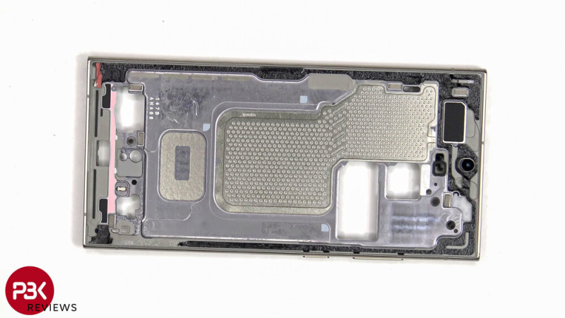 A váz középeleme a szétkapott hőkamrával