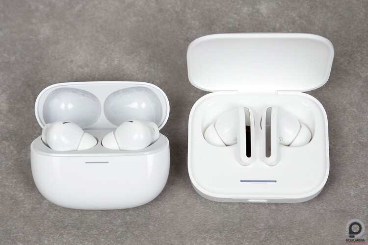 Redmi Buds 5 Pro balra, Buds 5 jobbra