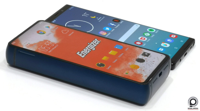 A Power Max P18K Pop a Galaxy Note9 mellett