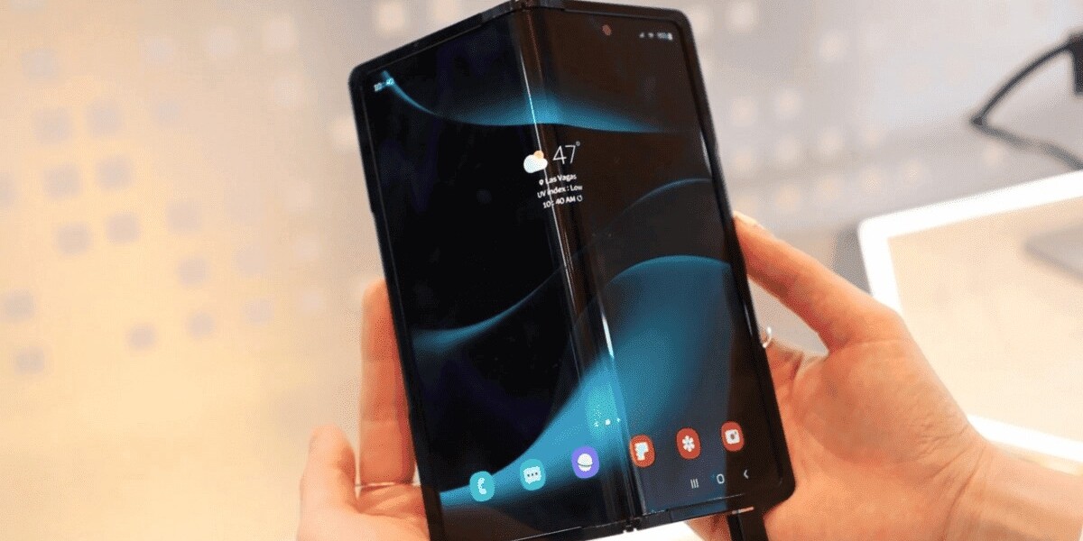 Besorozták a Samsung hajlítható paneljét