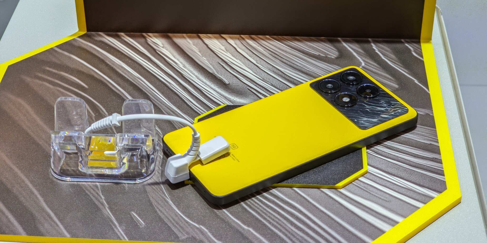 MWC 2024: Messziről kiszúrtuk a Poco új ár/érték bajnokát