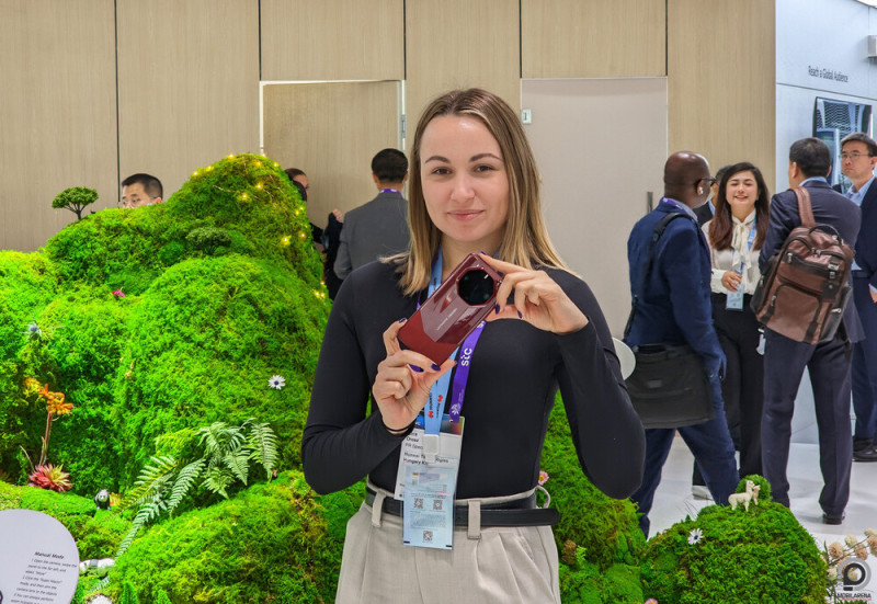 A készüléket Orosz Luca, a Huawei Technologies Hungary PR specialistája mutatta meg nekünk