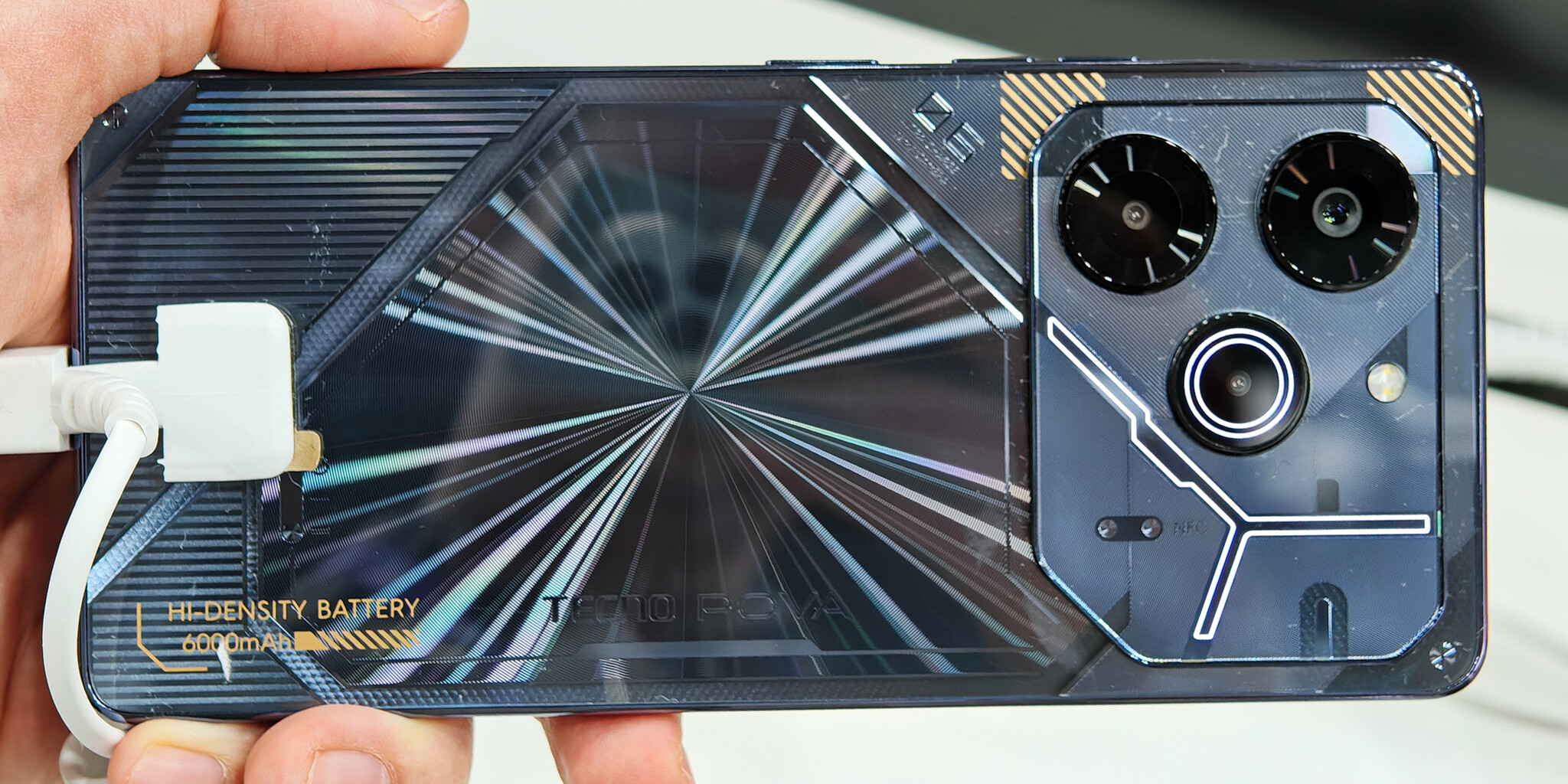 MWC 2024: A LED-ek ura a Tecno Pova 6 Pro 5G