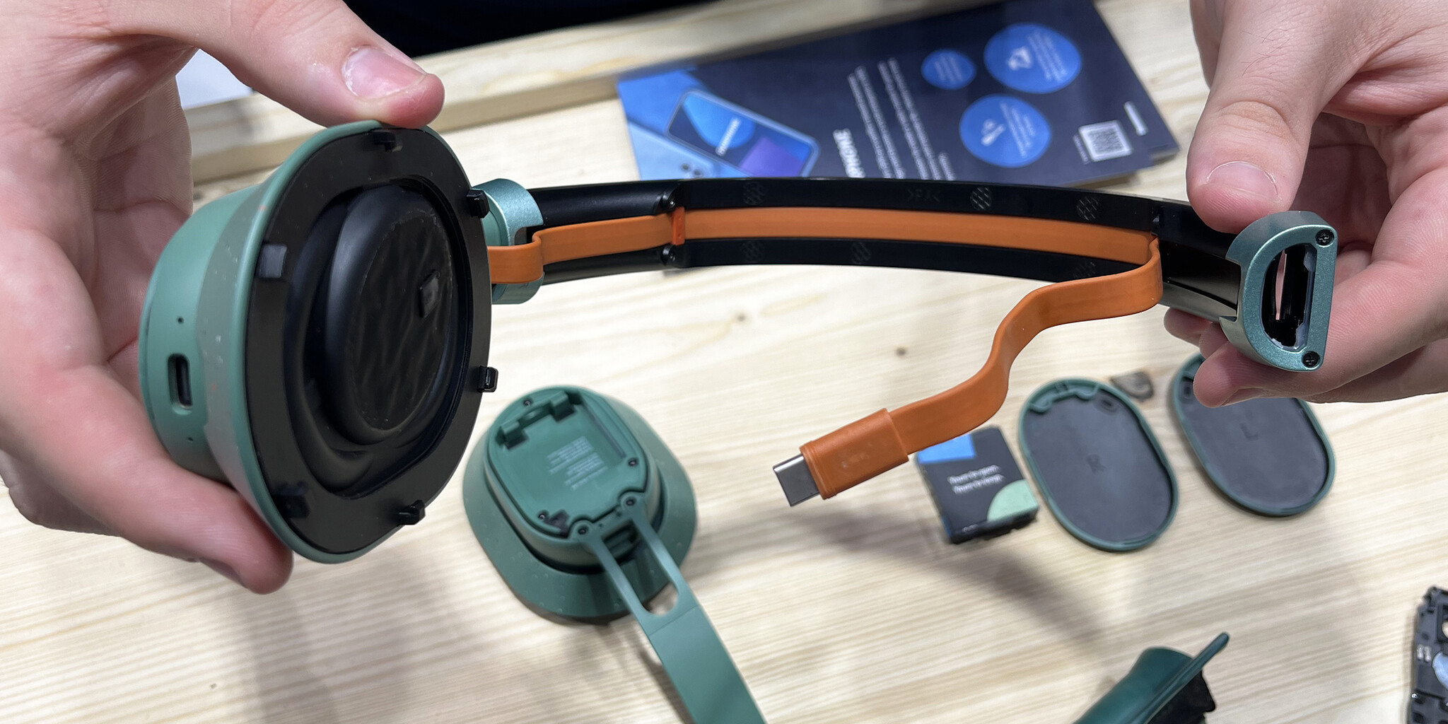 MWC 2024: Szétkaptuk a Fairphone fejhallgatóját