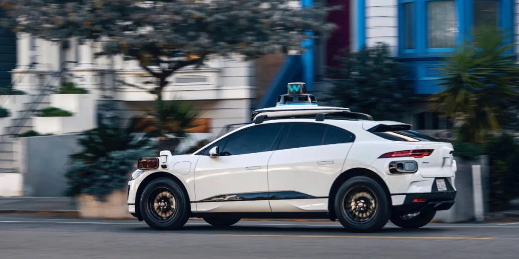 Robottaxi utaztatja a cég dolgozóit