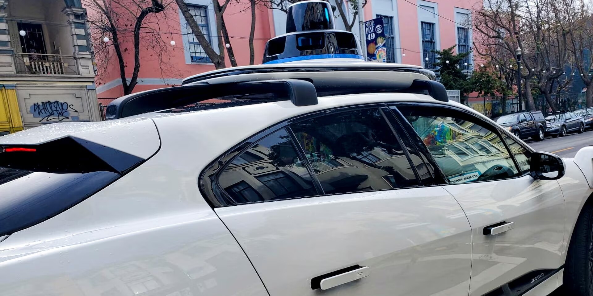 Indul a Waymo ingyenes robottaxija