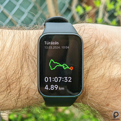 A Xiaomi Smart Band 8 Pro a Redmi Watch 4 mellett