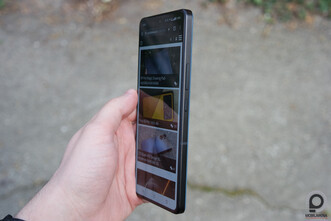 Remek a kijelző kültéri olvashatósága is