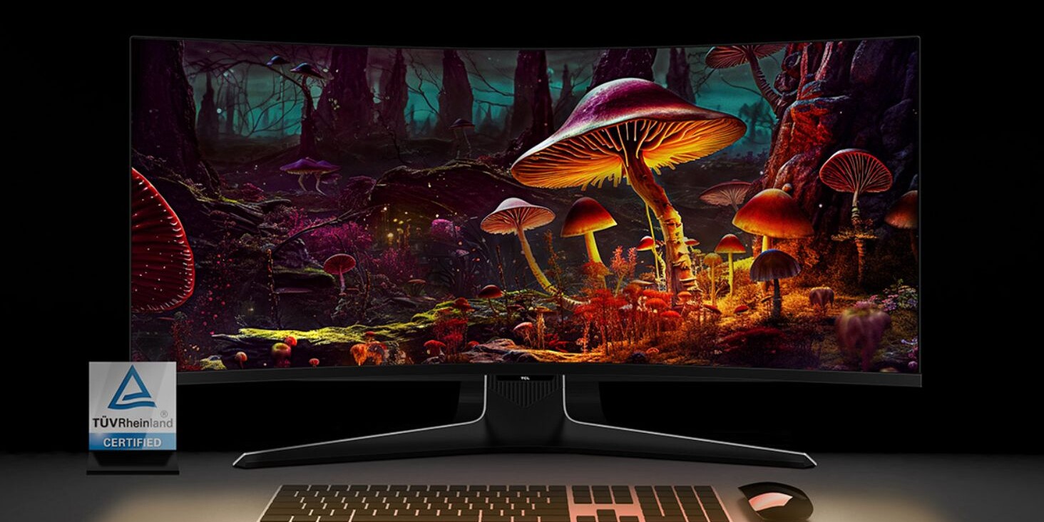 Hajlított gamer monitorral támad a TCL