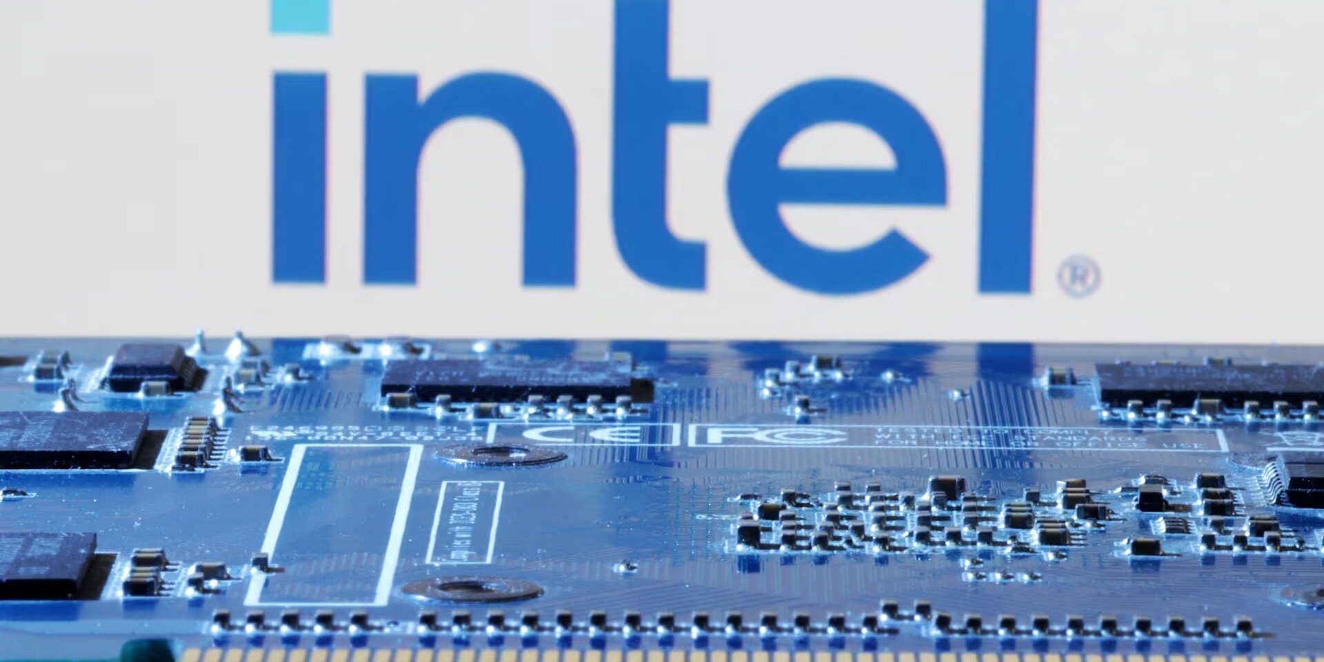 A kínai telekomcégek megválnak az Intel és AMD chipektől