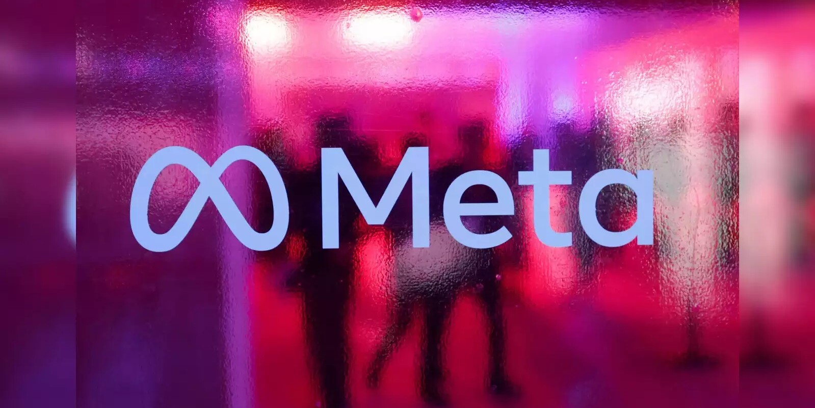 Tovább pereli a Metát, mert az arcával jelentek meg kriptocsalások a Facebookon
