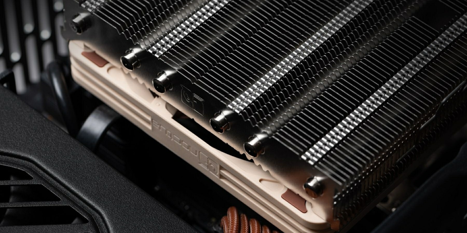 Új Noctua CPU-hűtő érkezett a helyszűkében szenvedő gépházakba