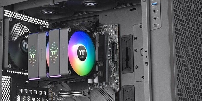 Karácsonyfaként világíthat a Thermaltake új CPU-hűtője