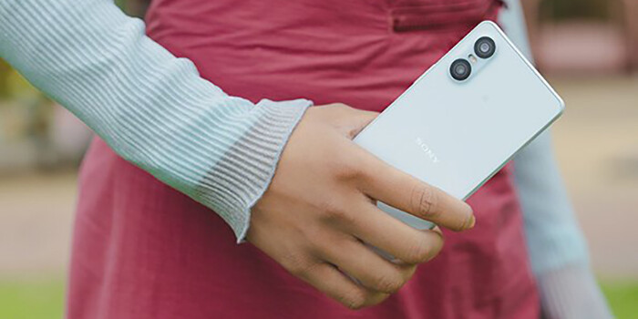 Képeken az egyik kameráját elvesztő Sony Xperia 10 VI