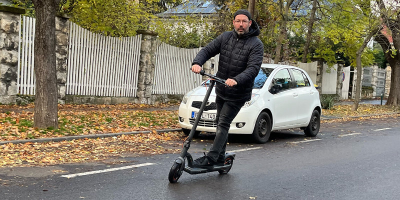 Júliustól kötelező biztosítást kell fizetni egyes rollerek után is!
