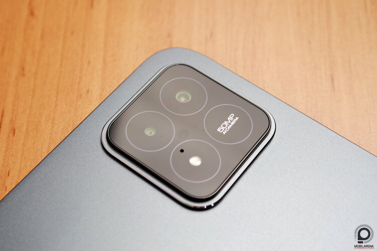 A hátlapi kamerasziget