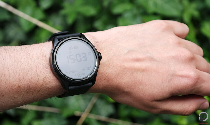 Mobvoi TicWatch Pro 5 Enduro a csuklómon
