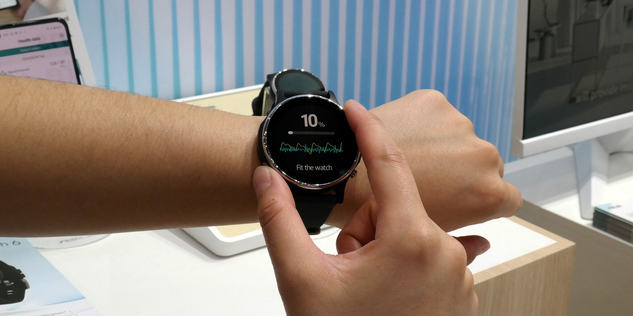 Computex 2024: Vérnyomásérték megbecsülésében is partner az Asus VivoWatch 6
