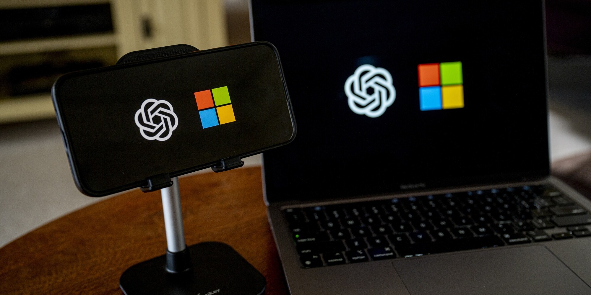 Nagy volt a nyomás: kiszállt a Microsoft az OpenAI igazgatótanácsából