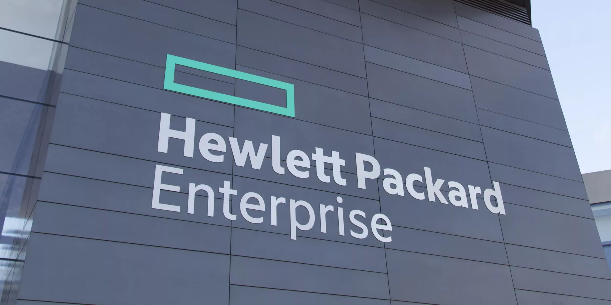 Zöld utat kap a Hewlett Packard 14 milliárd dolláros üzlete