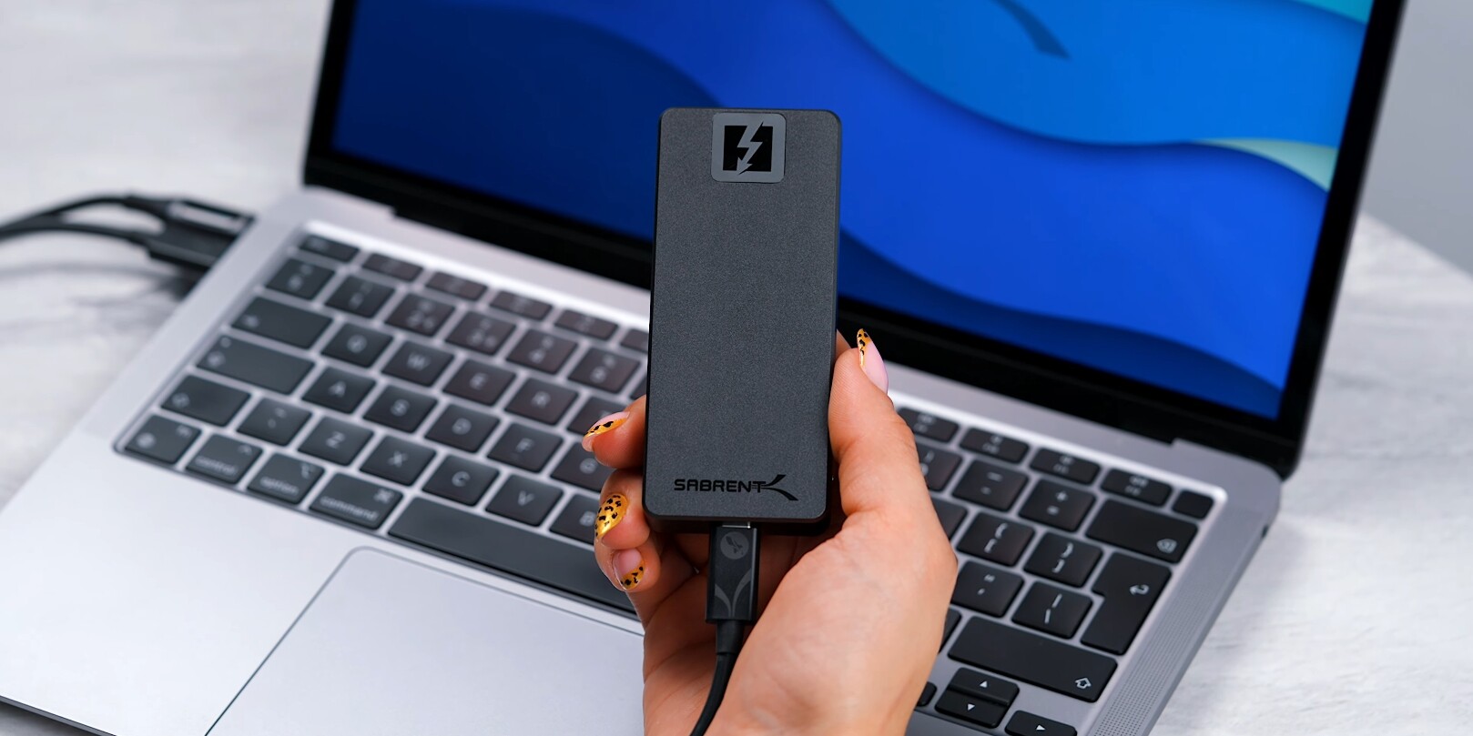 Elképesztően gyors lesz a Sabrent Thunderbolt 5-ös külső SSD-je