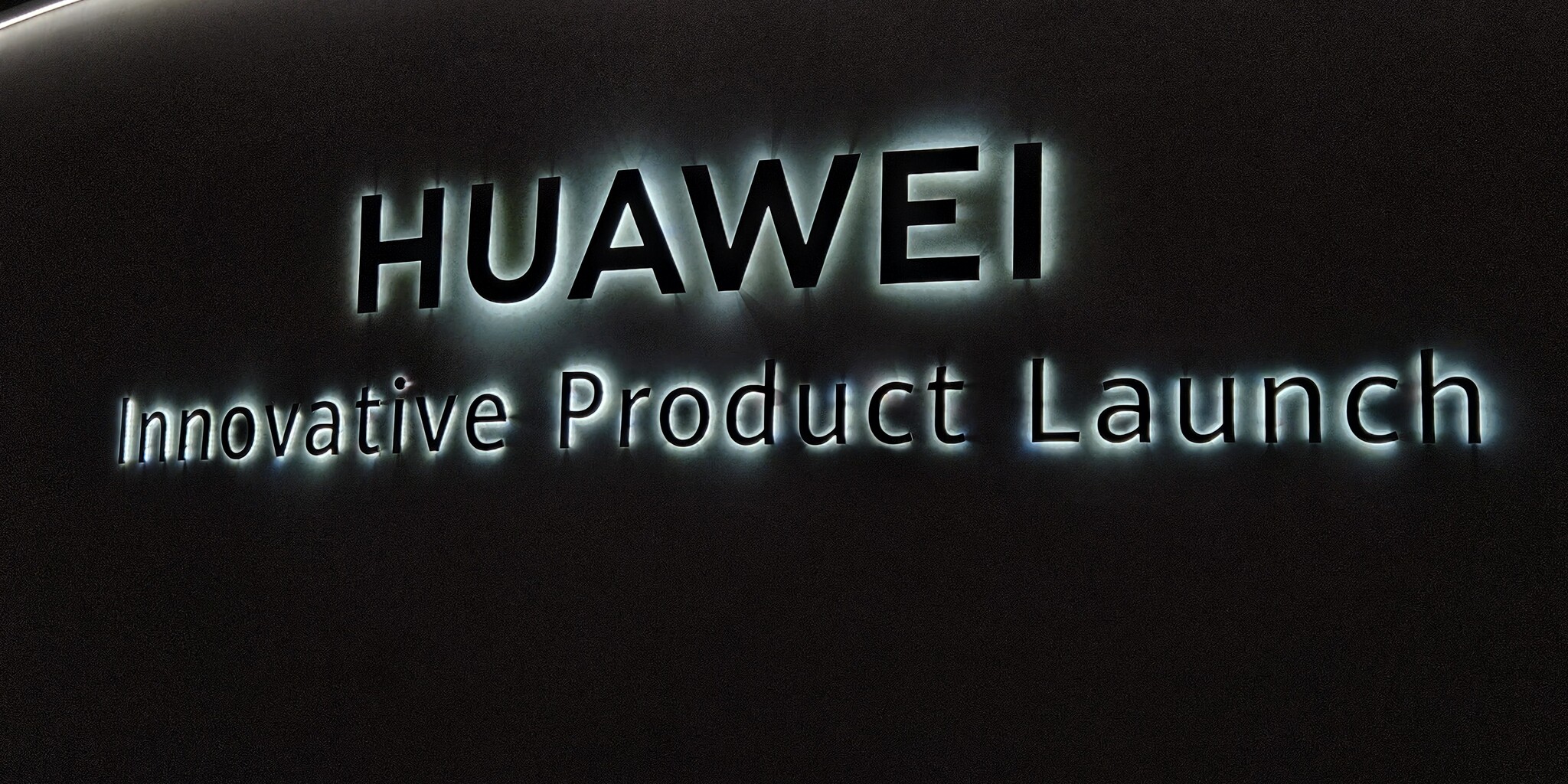 Folyamatos vérnyomásmérést kínál a Huawei Watch D2