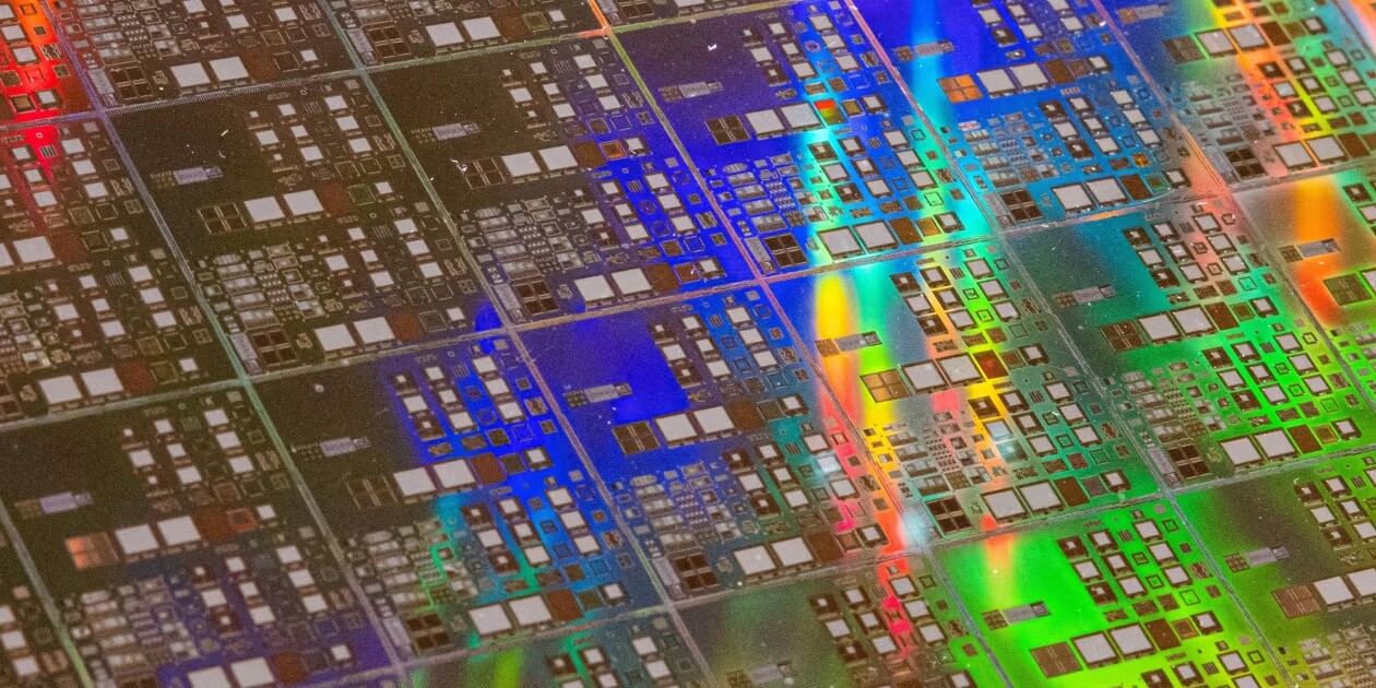 Gigantikus chipgyárat vihet az Egyesült Arab Emírségekbe a TSMC és a Samsung