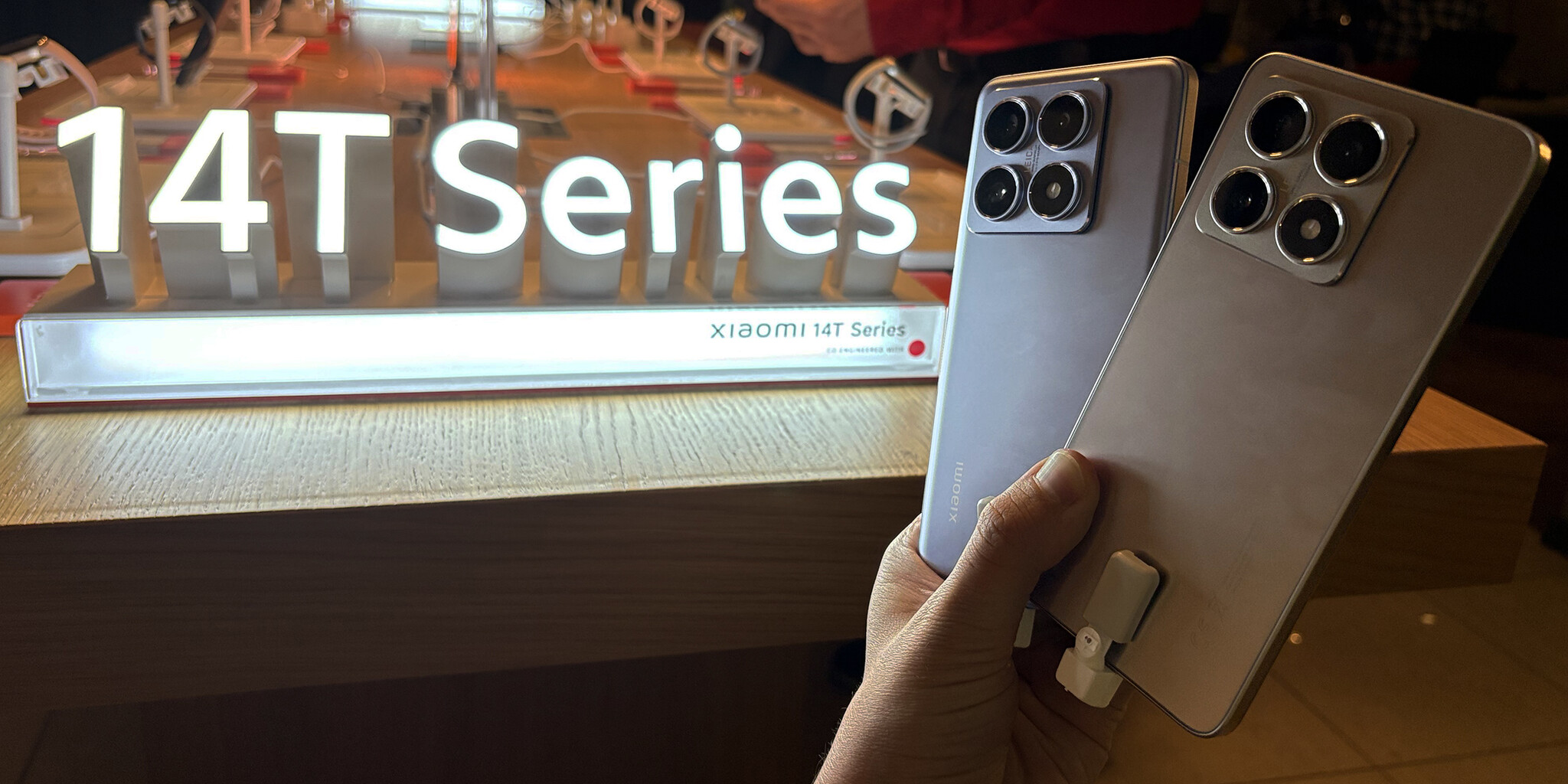 Az éj sötét és tele van Xiaomi 14T-vel