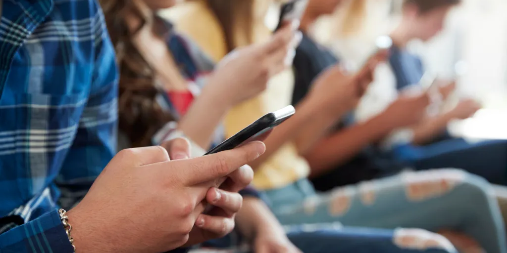 Árt a gyerekeknek a TikTok, perelnek az USA államai
